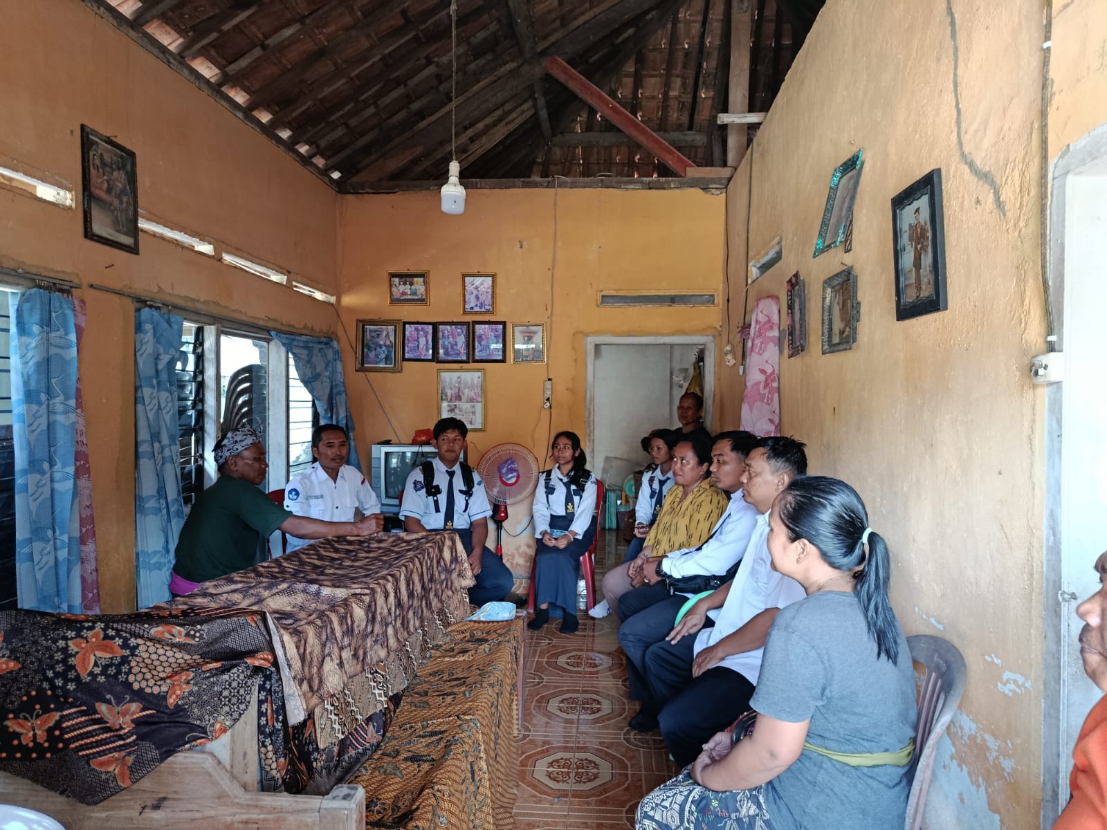 Kepedulian Nyata, SMKN 1 Raman Utara Gelar Kunjungan Duka ke Rumah Orang Tua Siswa