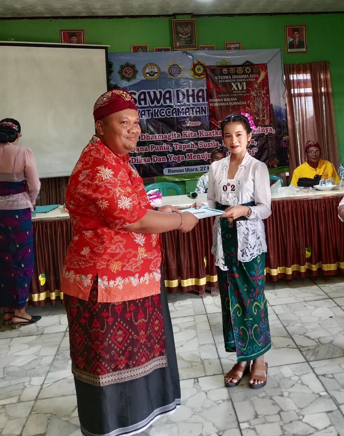 Kembali Mengukir Prestasi: Dewa Ayu Made Dwi Kartika Raih Juara 1 Dharma Wacana UDG 2026